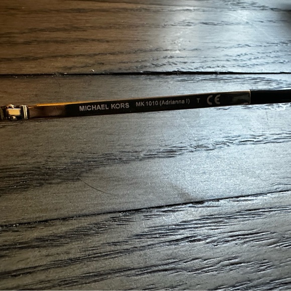 Brand New Micheal Kors Sunglasses Black and Gold - Picture 3 of 4